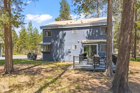 Exterior - 16101 Park Dr, La Pine, OR 97739 photo 7 of 10