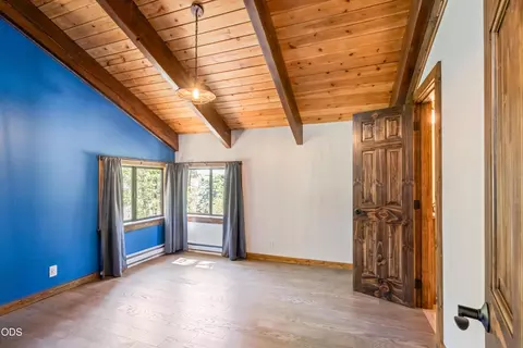 Bedroom - 16101 Park Dr, La Pine, OR 97739 photo 3 of 6