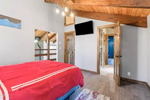 Bedroom - 16101 Park Dr, La Pine, OR 97739 photo 6 of 6