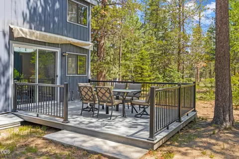 Exterior - 16101 Park Dr, La Pine, OR 97739 photo 5 of 10