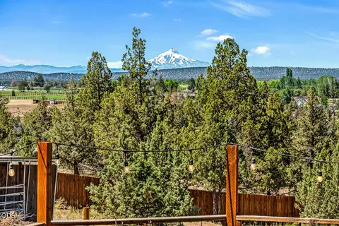 21180 Arid Ave, Bend, OR 97703 photo 3