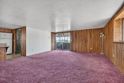 Living - 1745 E Gregory, Central Point, OR 97502 photo 2 of 2