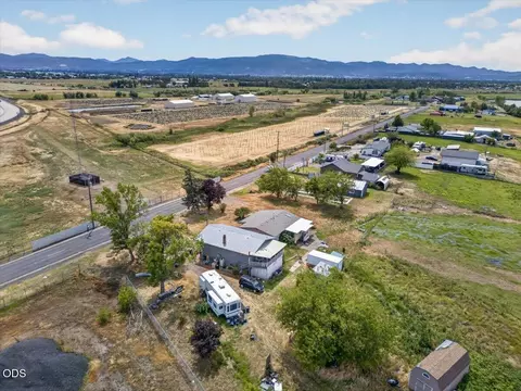View/Area - 1745 E Gregory, Central Point, OR 97502 photo 5 of 7