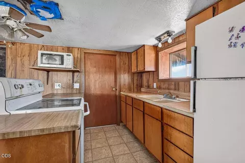 Kitchen - 1745 E Gregory, Central Point, OR 97502 photo 3 of 3