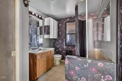 Bath - 1745 E Gregory, Central Point, OR 97502 photo 1 of 2