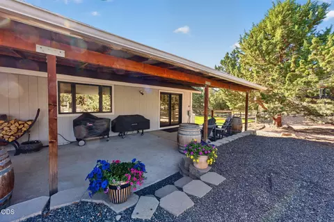 Exterior - 65245 76th St, Bend, OR 97703 photo 5 of 13