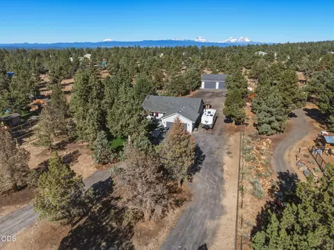 View/Area - 65245 76th St, Bend, OR 97703 photo 2 of 5