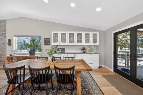 Dining - 65245 76th St, Bend, OR 97703 photo 1 of 5