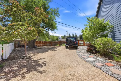 Exterior - 3279 NE Jonahs Ct, Bend, OR 97701 photo 6 of 7