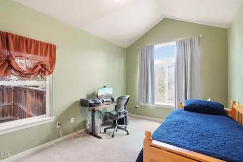 Bedroom - 3279 NE Jonahs Ct, Bend, OR 97701 photo 3 of 4
