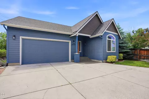 Exterior - 3279 NE Jonahs Ct, Bend, OR 97701 photo 2 of 7