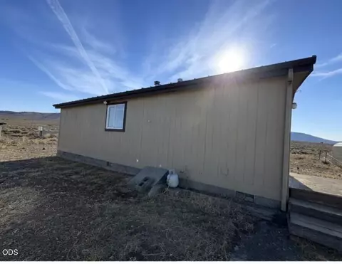 27737 Ford Rd, Bend, OR 97701 photo 2