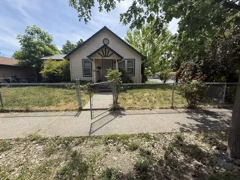 501 SE J St, Grants Pass, OR 97526