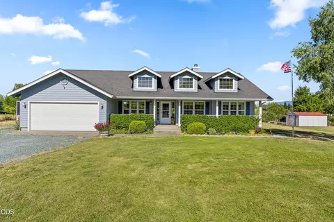 846 Schroeder Ln, Grants Pass, OR 97527