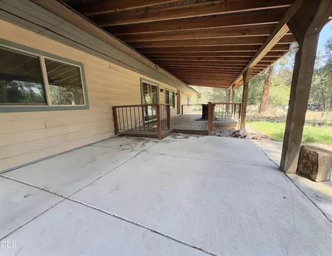 15965 Falcon Ln, La Pine, OR 97739 photo 6
