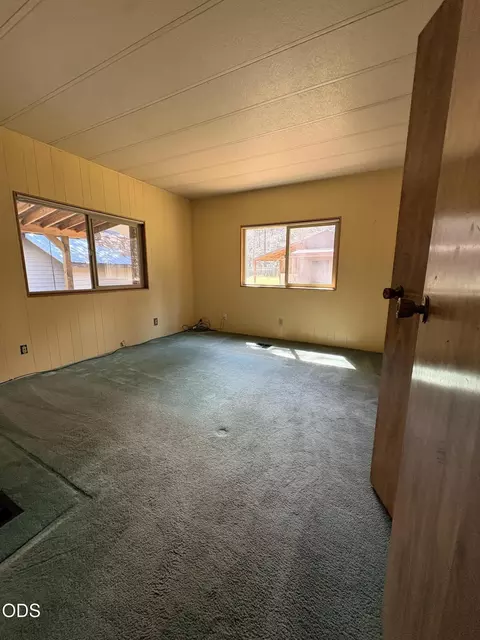 15965 Falcon Ln, La Pine, OR 97739 photo 13