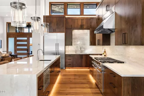 Kitchen - 61317 Bonneville Loop, Bend, OR 97702 photo 4 of 6