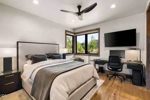 Bedroom - 61317 Bonneville Loop, Bend, OR 97702 photo 4 of 7