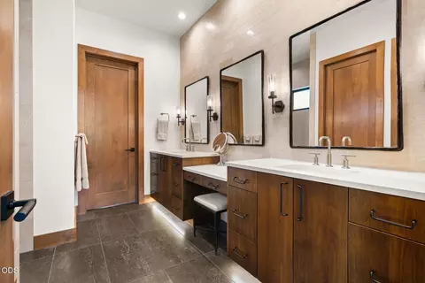 Bath - 61317 Bonneville Loop, Bend, OR 97702 photo 1 of 5