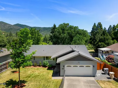 2503 NW Lassen Way, Grants Pass, OR 97526