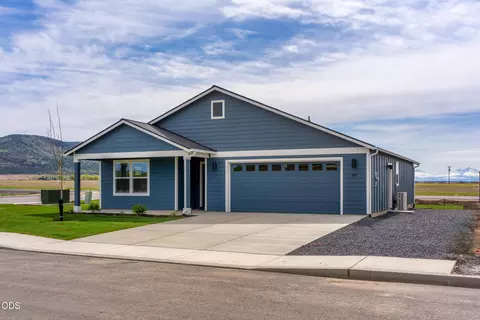222 SE Peppermint Loop #19, Culver, OR 97734
