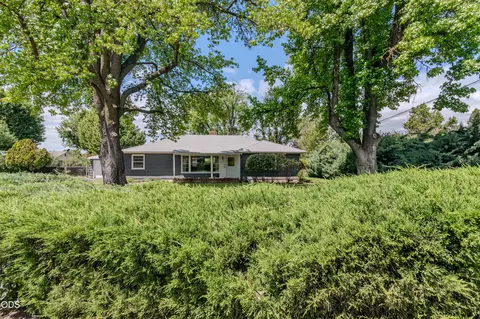 1375 Crater Lake Ave, Medford, OR 97504