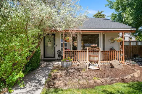 841 NW Negus Pl, Redmond, OR 97756