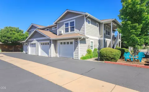 2244 Mccall Dr, Ashland, OR 97520