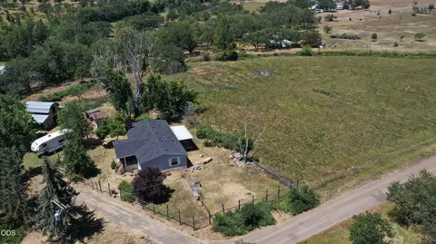1245 Davanna Dr, Eagle Point, OR 97524