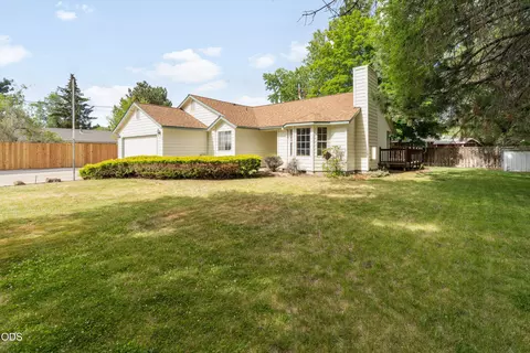 2400 NE Jones Rd, Bend, OR 97701