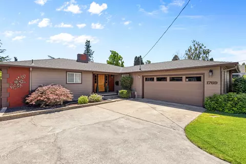 1769 Serenity Dr, Medford, OR 97504