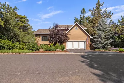 1250 Wild Plum Dr, Klamath Falls, OR 97601