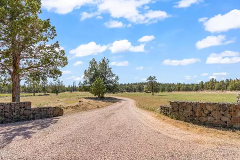 19450 Dusty Loop, Bend, OR 97701