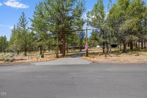 18943 Martingale Cir, Bend, OR 97703 photo 53
