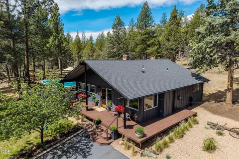 18943 Martingale Cir, Bend, OR 97703 photo 3