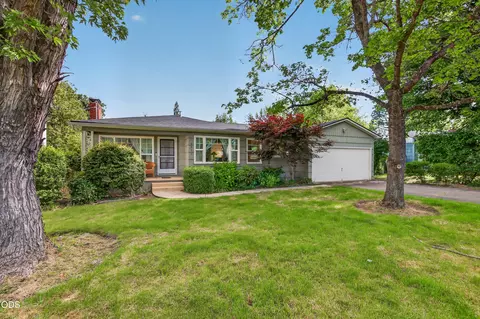 2317 E Main St, Medford, OR 97504