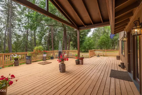 Exterior - 5003 Rogue Riv, Eagle Point, OR 97524 photo 2 of 18