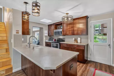 Kitchen - 5003 Rogue Riv, Eagle Point, OR 97524 photo 6 of 6