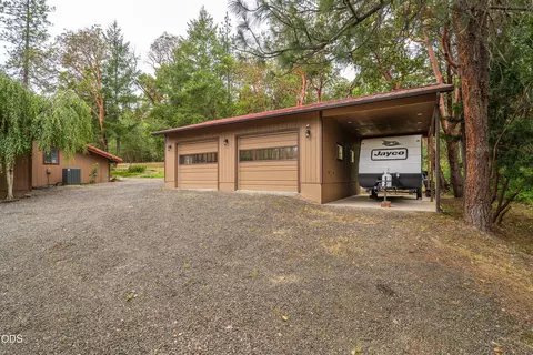 Exterior - 5003 Rogue Riv, Eagle Point, OR 97524 photo 9 of 18