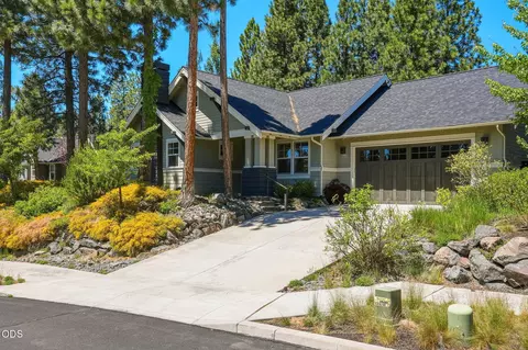 19128 Park Commons Dr, Bend, OR 97703
