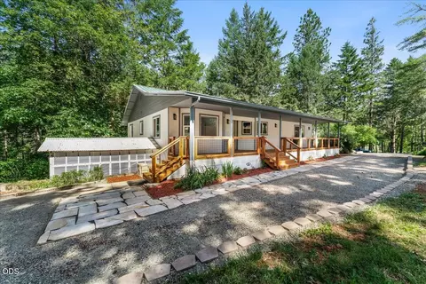 1537 Murphy Creek Rd, Grants Pass, OR 97527