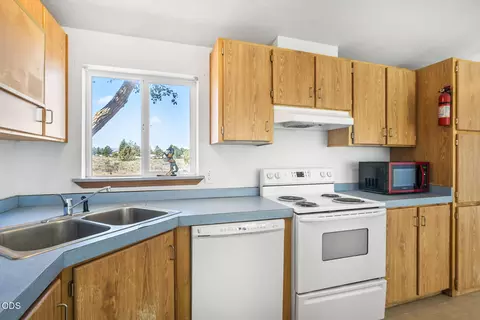 65225 94th St, Bend, OR 97703 photo 13