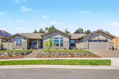 4019 Sunleaf Ave, Medford, OR 97504