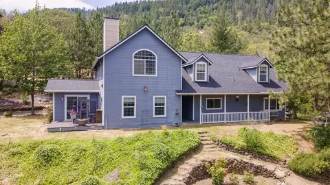 410 Schieffelin Gulch Rd, Gold Hill, OR 97525