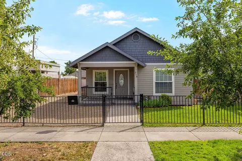 319 S Ivy St, Medford, OR 97501