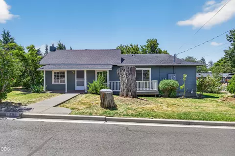 Exterior - 502 S B St, Phoenix, OR 97535 photo 1 of 4