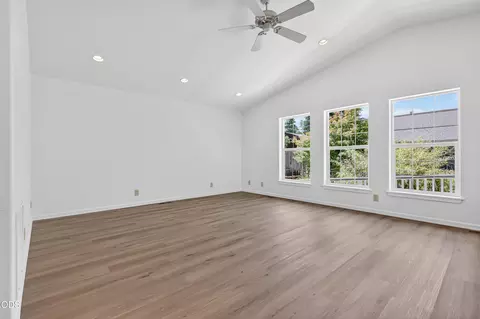Living - 502 S B St, Phoenix, OR 97535 photo 2 of 3