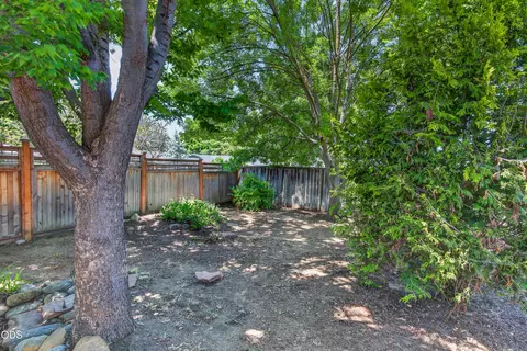 Exterior - 502 S B St, Phoenix, OR 97535 photo 4 of 4