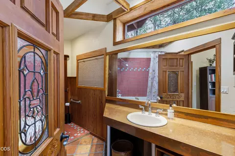Bath - 63220 Johnson Rd, Bend, OR 97703 photo 1 of 5