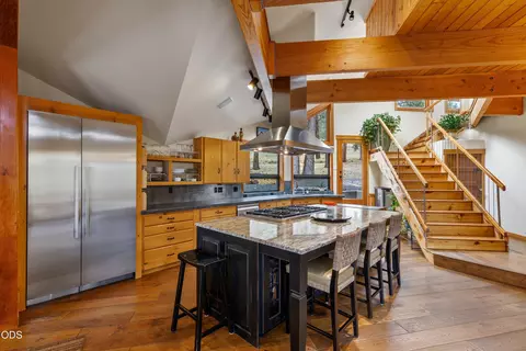 Kitchen - 63220 Johnson Rd, Bend, OR 97703 photo 2 of 8